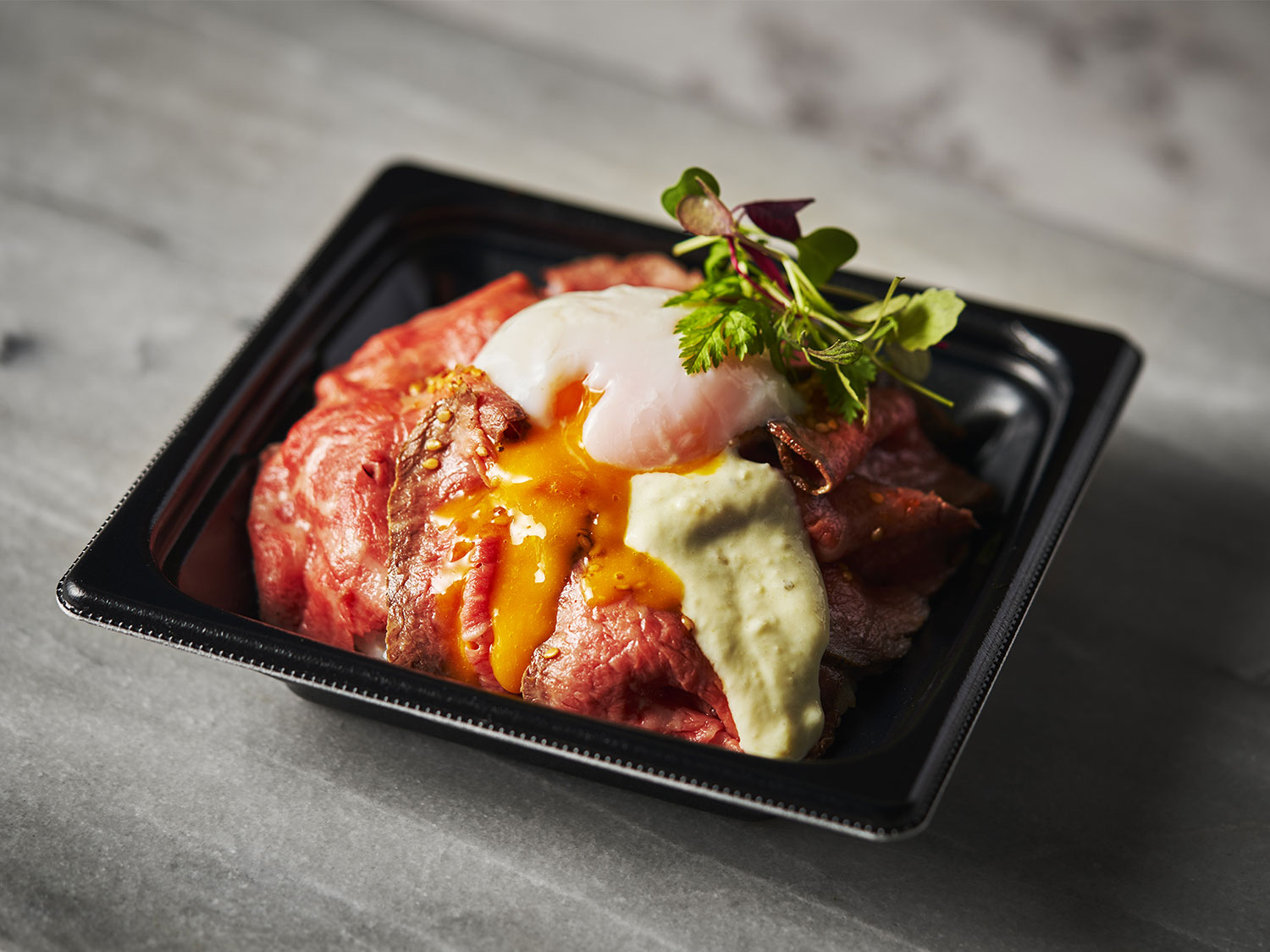 鳥取和牛のローストビーフ丼 80g