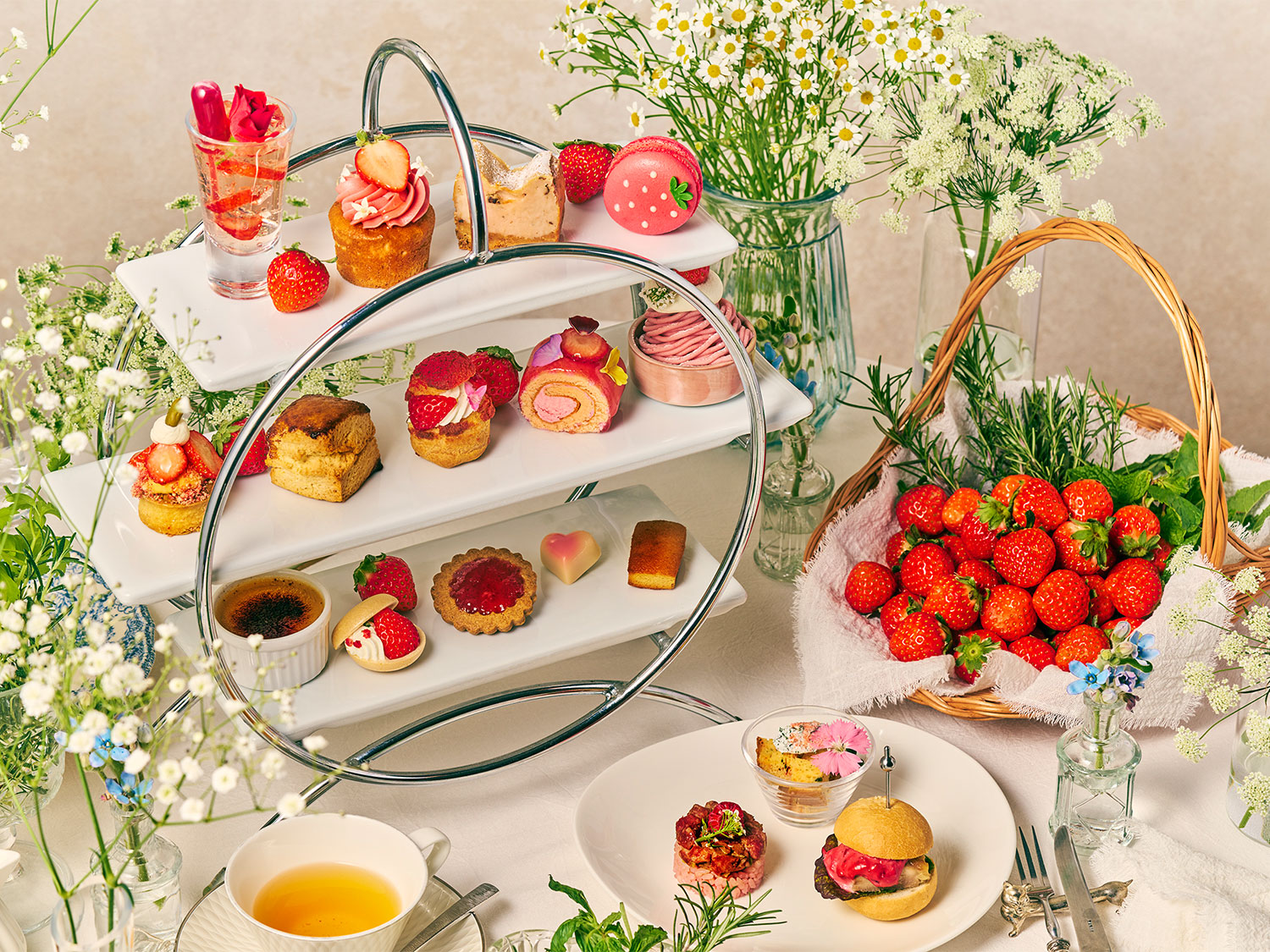 Strawberry＆Botanical Afternoon Tea（イメージ）